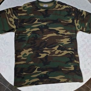 Camouflage Short Sleeve Tee Like New XL